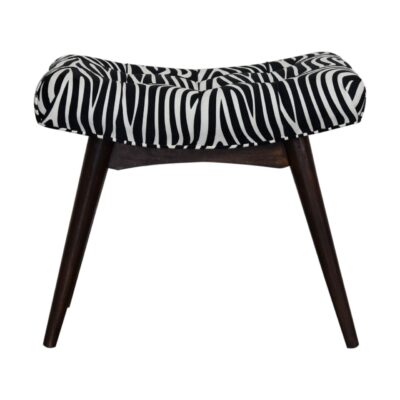 in1713 gebogen bank met zebraprint