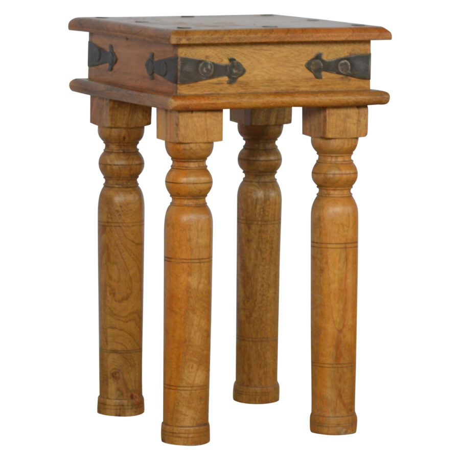 thakat end table