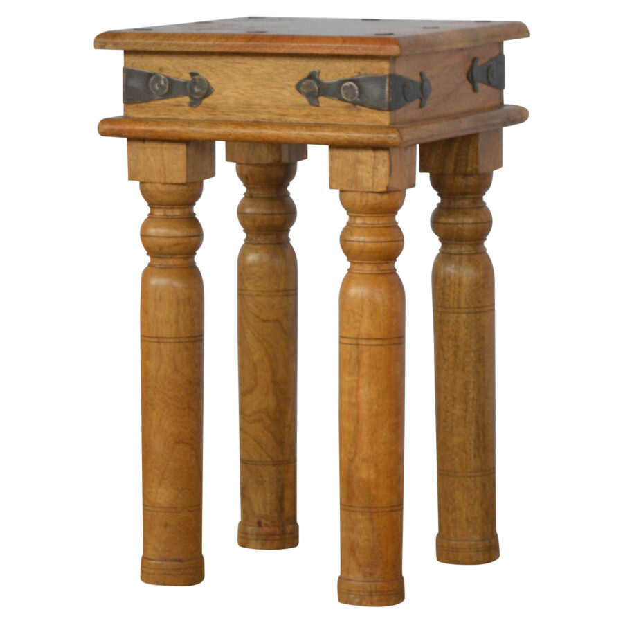thakat end table