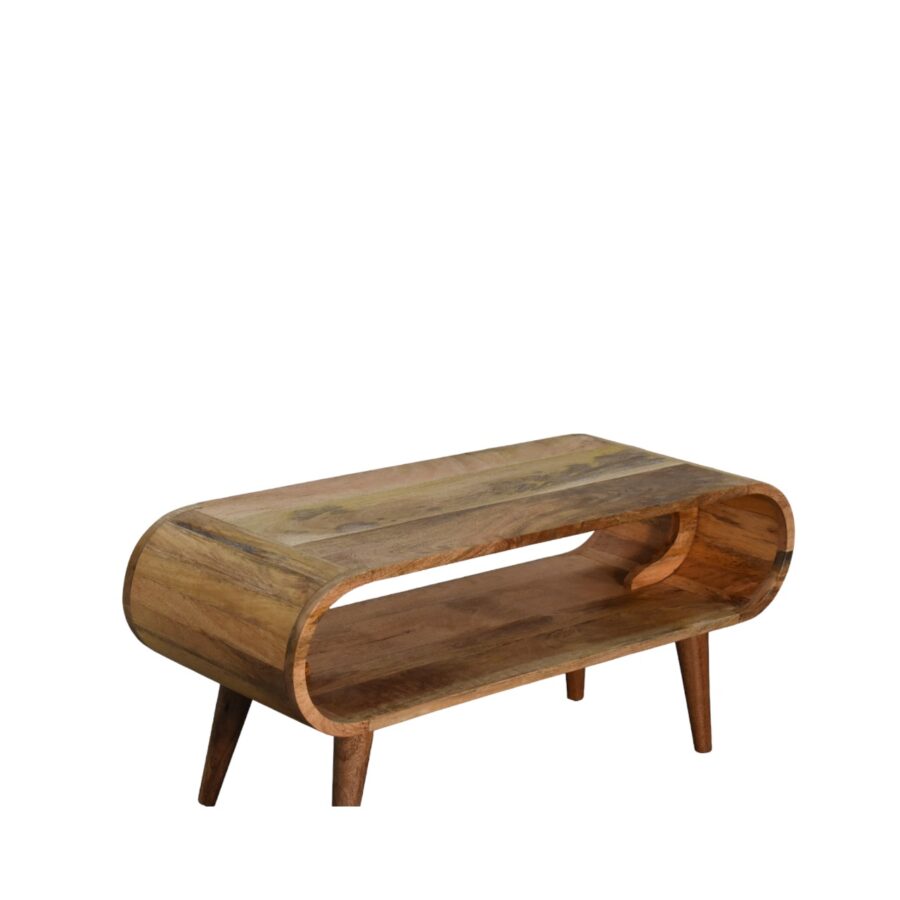 Mesa de centro de madera con diseño curvo sobre fondo blanco.